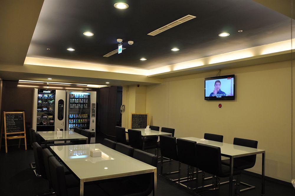 Single Inn- Kaohsiung Linsen Exterior photo